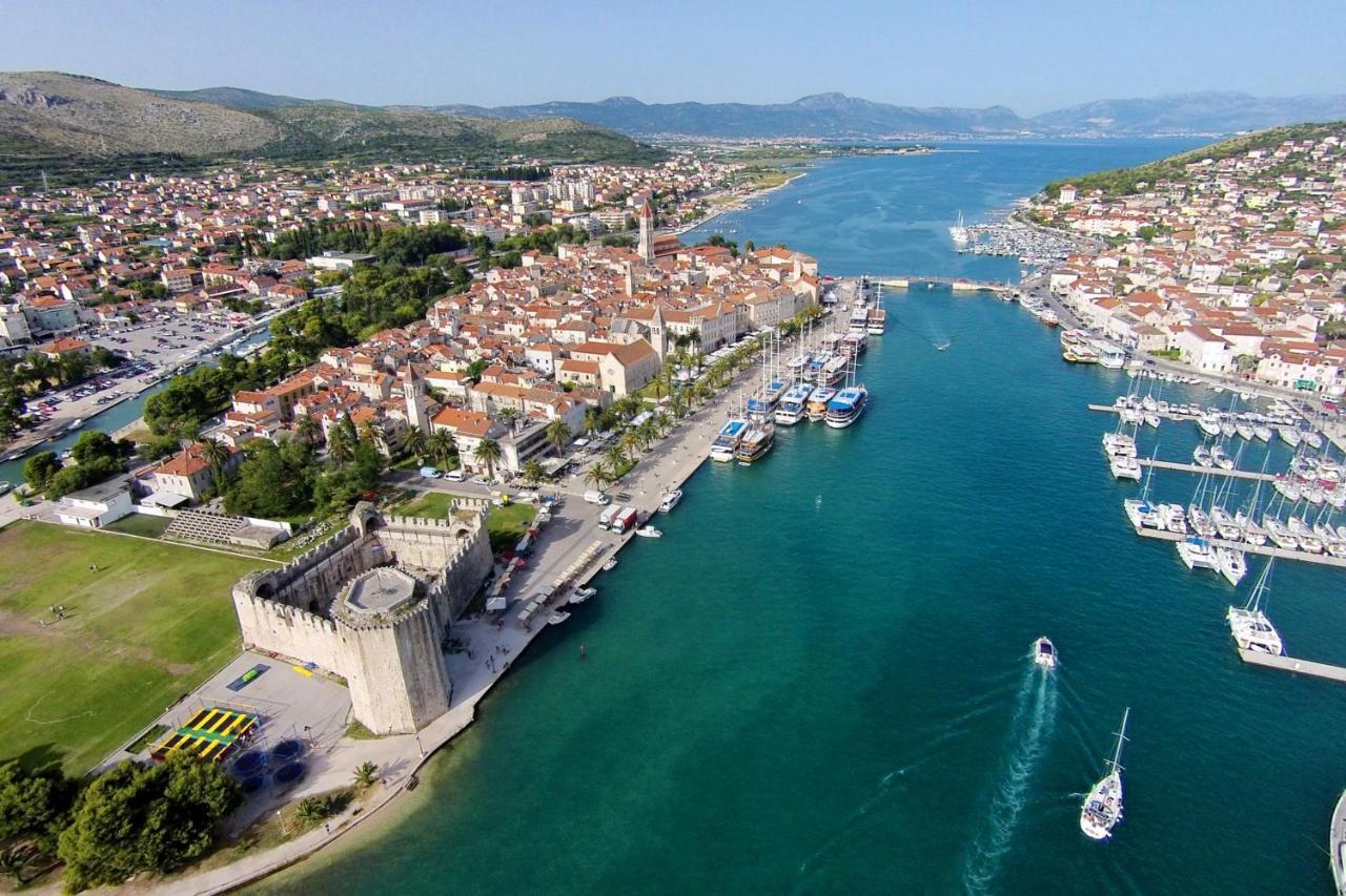 Apartments With A Parking Space Trogir - 16898 Exterior photo